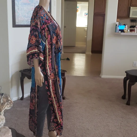 Chelsea & Violet s vivid colors bold garden scene Aztec embroidered trim d… - Picture 5 of 13